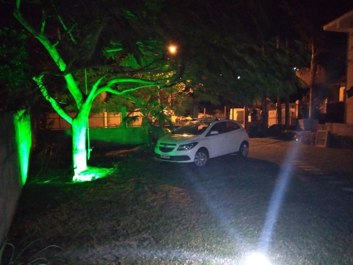 Casa aconchegante em Garopaba,térreo, à 5 minutos de carro do mar e centro Vila Exterior foto